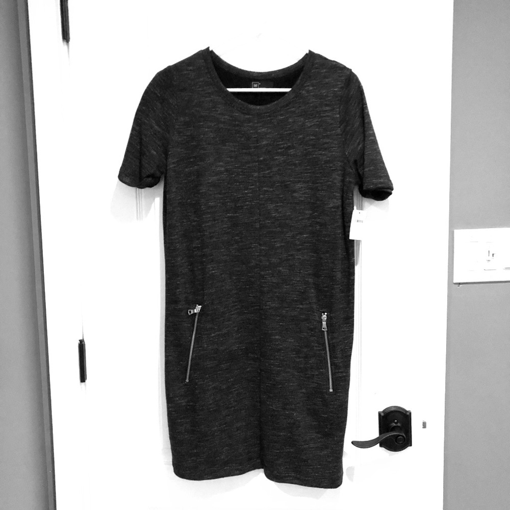 Tags still on! Never worn, super comfy grey dress.